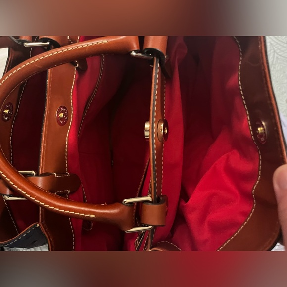 Stylish faux 4 fall. Crossbody/handle satchel. Several storage sections NWOT - Picture 8 of 8